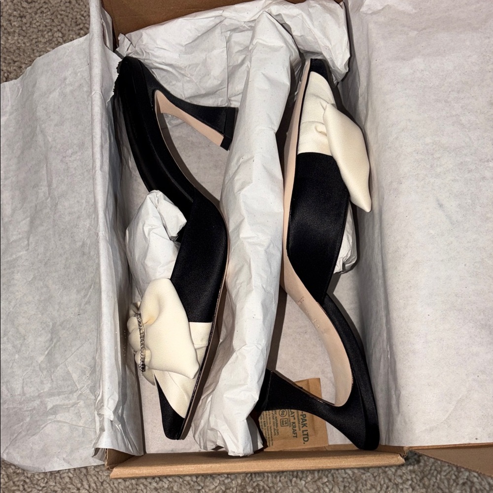 Reformation Wilson Bow Cream Satin Heart-Embellished Pointed Mule - Picture 9 of 11